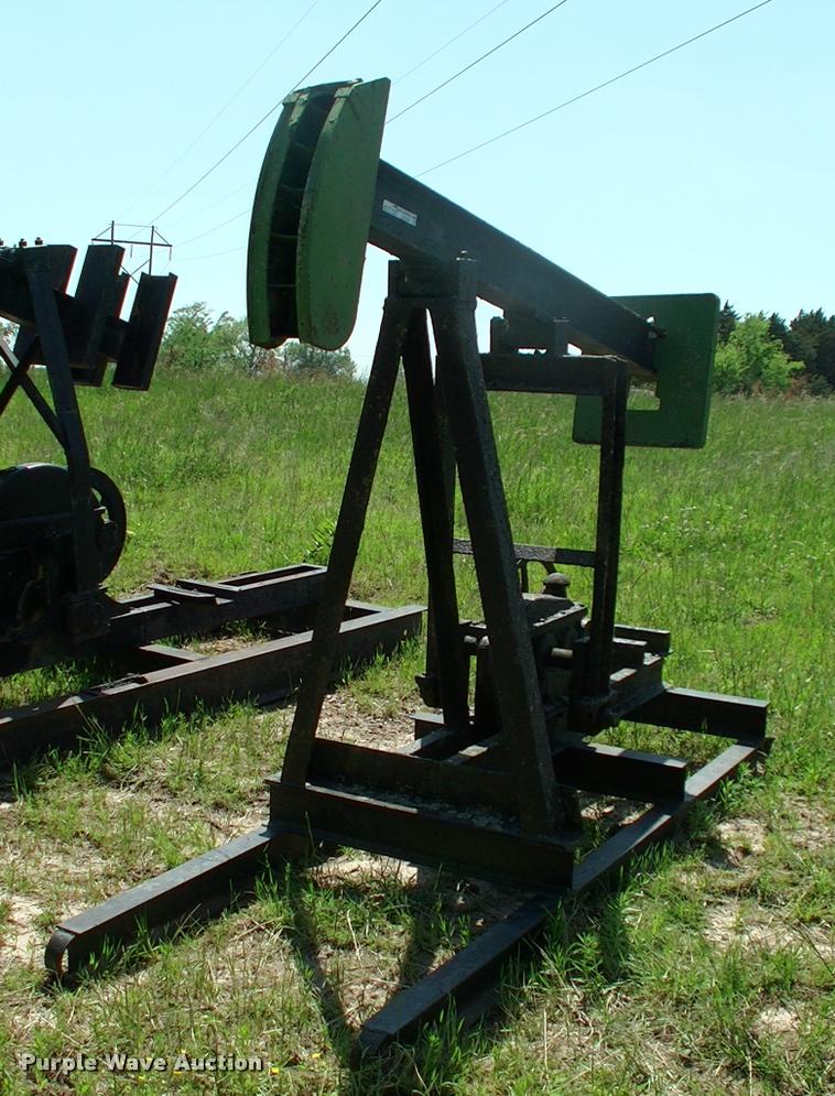 Oilfield pump jack in Parsons, KS Item DP9403 sold Purple Wave