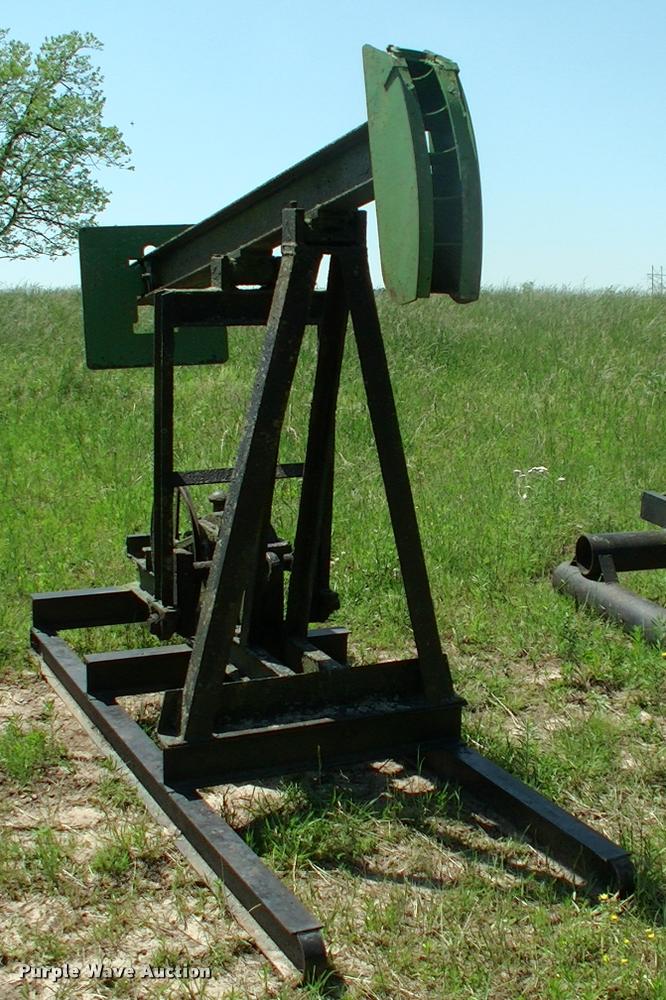 Oilfield pump jack in Parsons, KS Item DP9403 sold Purple Wave