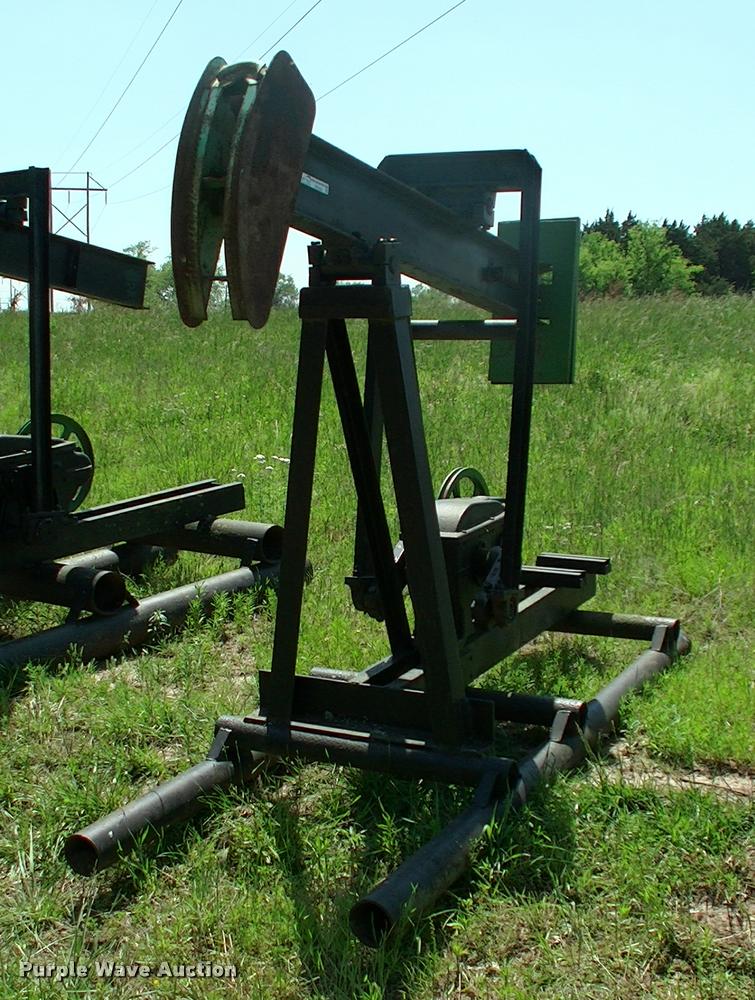 Oilfield pump jack in Parsons, KS Item DP9405 sold Purple Wave