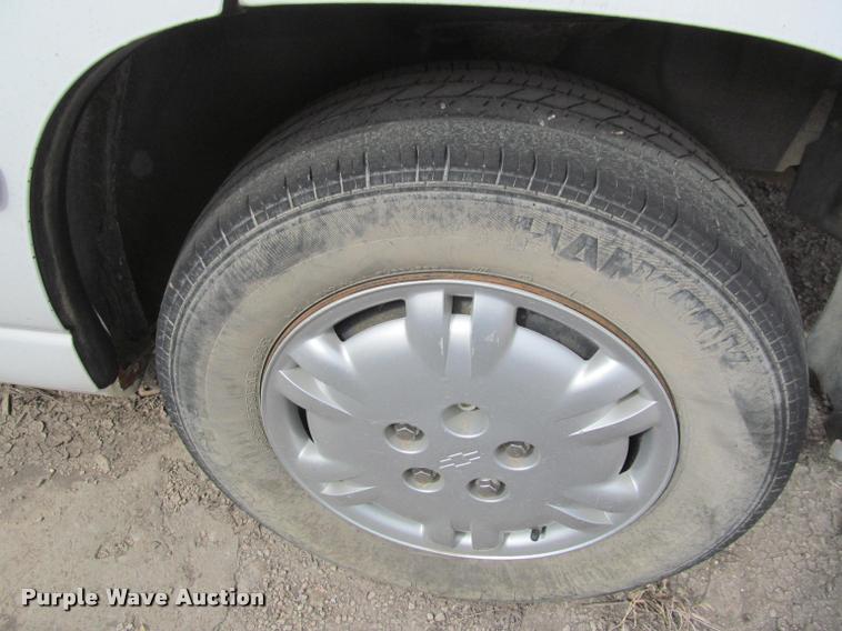 image for item J2565 2000 Chevrolet Lumina