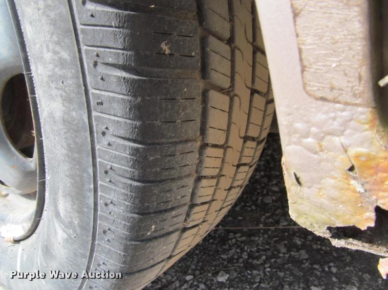 image for item J2573 2000 Chevrolet Prizm