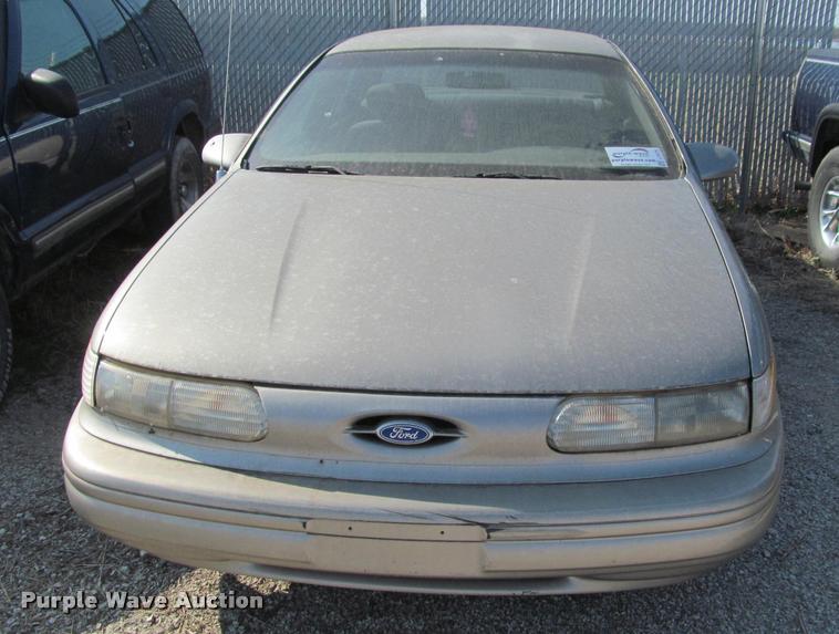 image for item J2575 1995 Ford Taurus