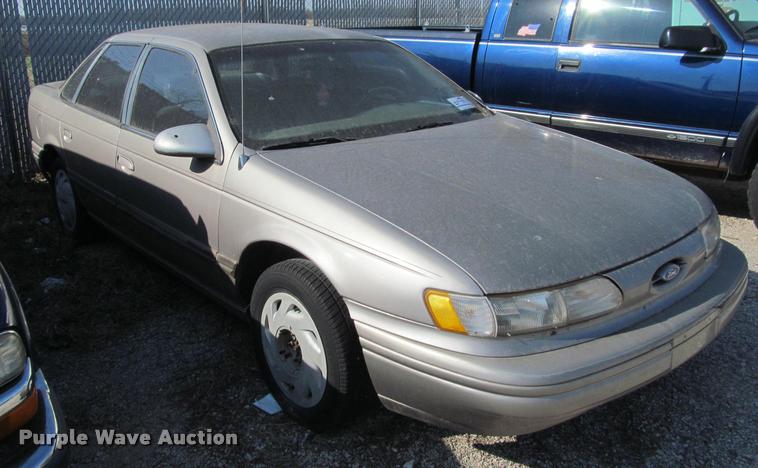image for item J2575 1995 Ford Taurus