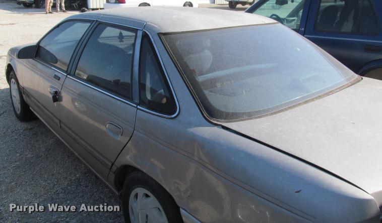 image for item J2575 1995 Ford Taurus