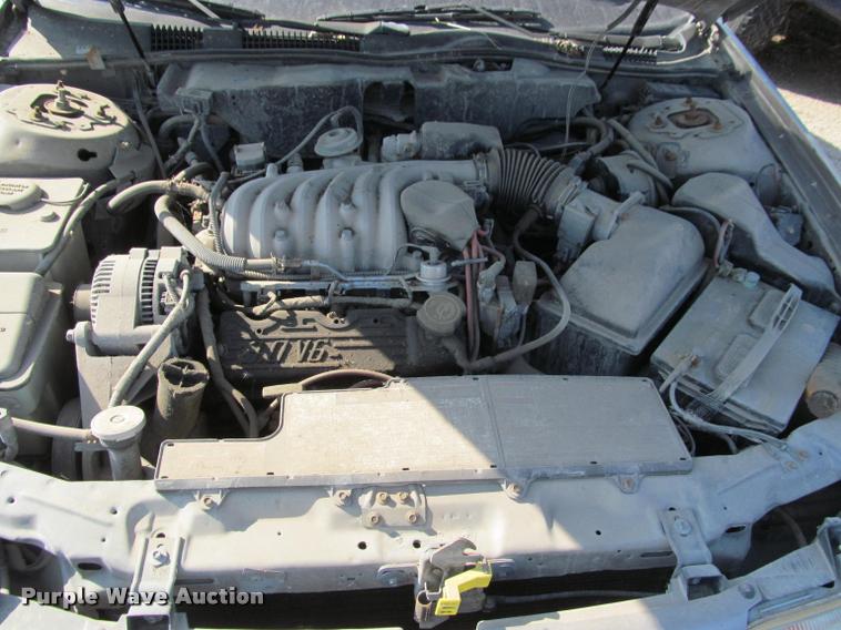 image for item J2575 1995 Ford Taurus