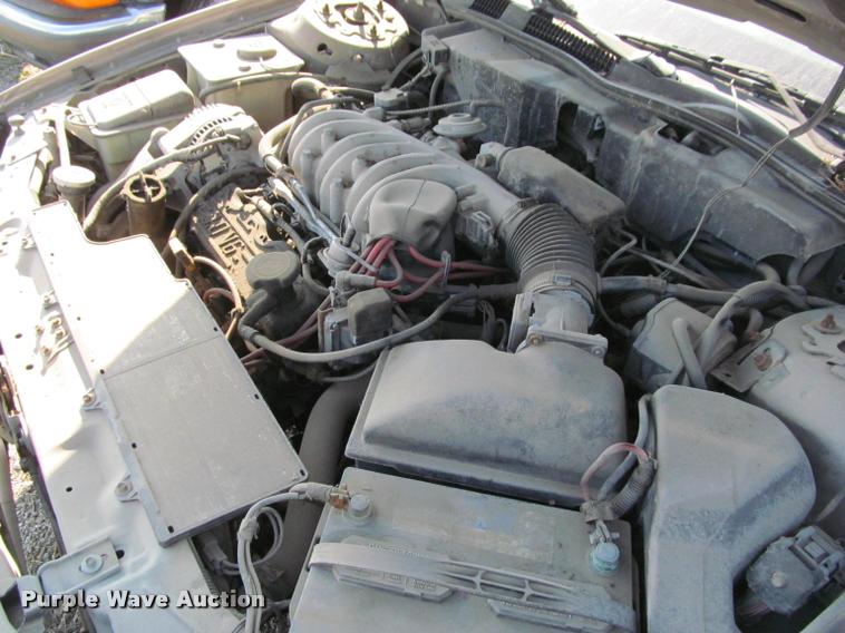 image for item J2575 1995 Ford Taurus