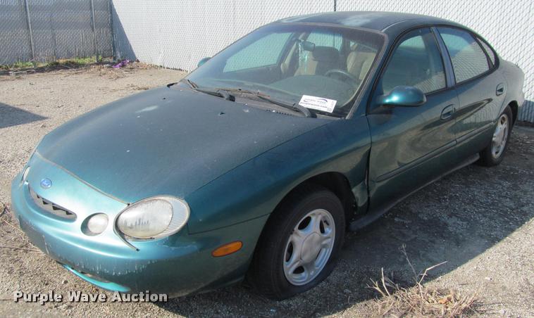 image for item J2577 1996 Ford Taurus GL