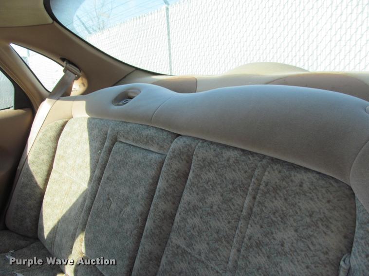 image for item J2577 1996 Ford Taurus GL