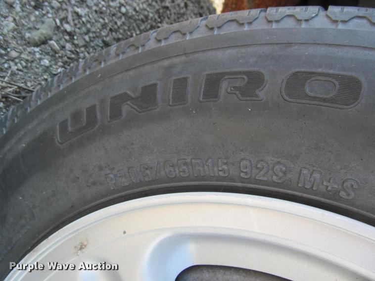 image for item J2577 1996 Ford Taurus GL