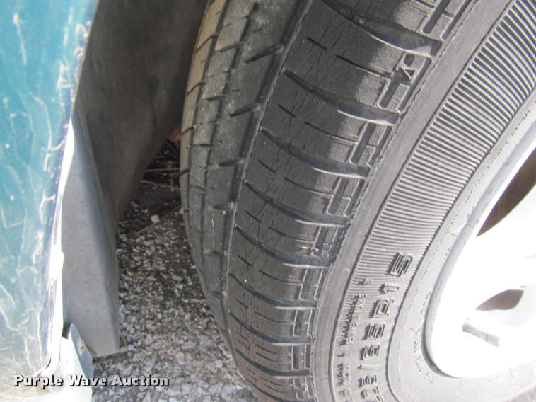 image for item J2577 1996 Ford Taurus GL