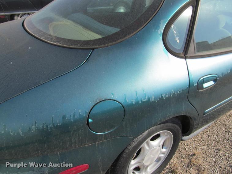 image for item J2577 1996 Ford Taurus GL