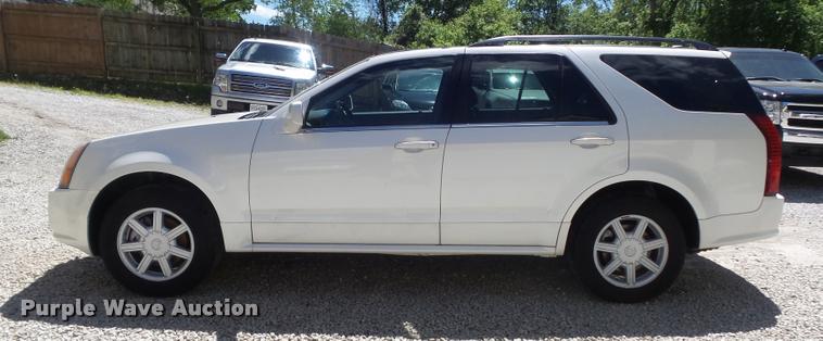 image for item K7647 2004 Cadillac SRX SUV