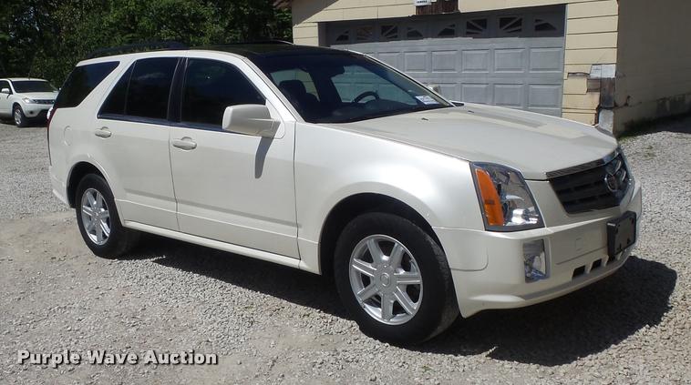 image for item K7647 2004 Cadillac SRX SUV