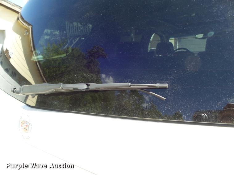 image for item K7647 2004 Cadillac SRX SUV