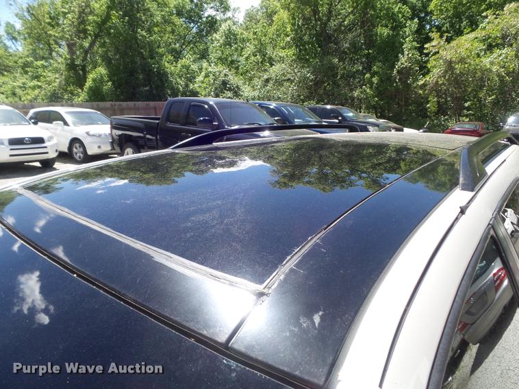 image for item K7647 2004 Cadillac SRX SUV