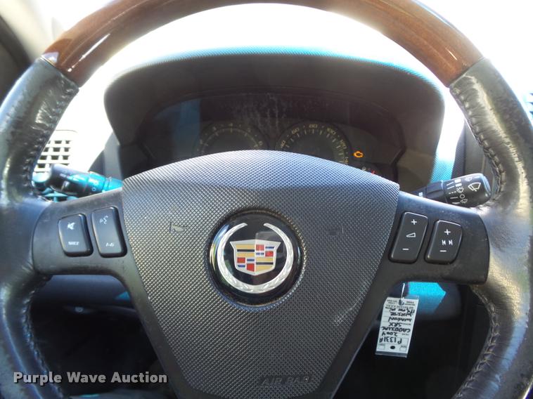 image for item K7647 2004 Cadillac SRX SUV