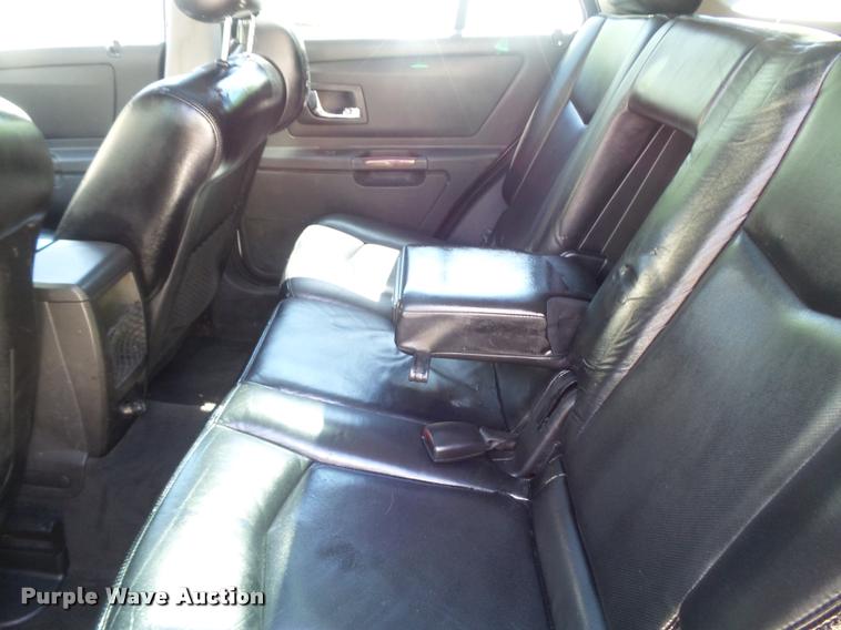 image for item K7647 2004 Cadillac SRX SUV