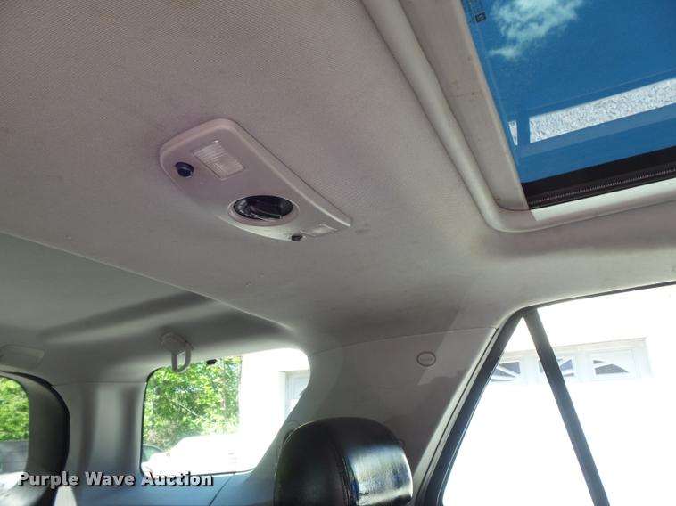 image for item K7647 2004 Cadillac SRX SUV