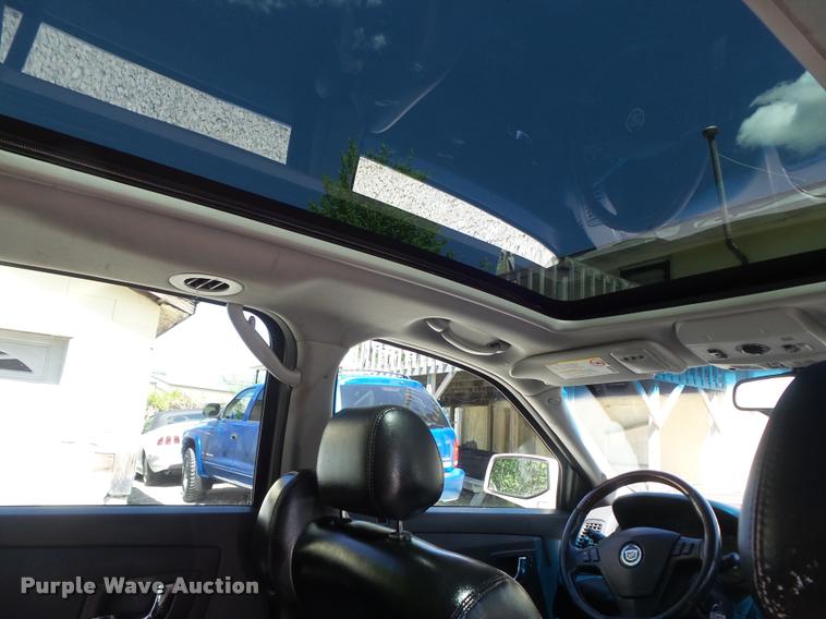 image for item K7647 2004 Cadillac SRX SUV