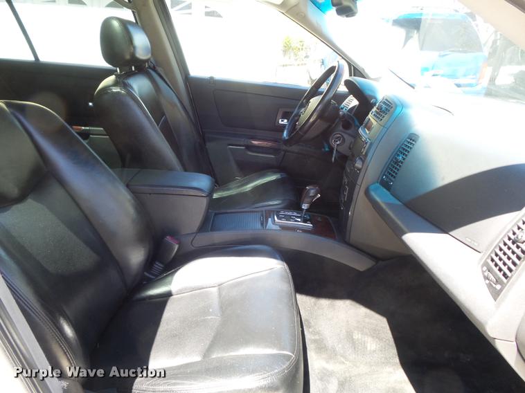 image for item K7647 2004 Cadillac SRX SUV