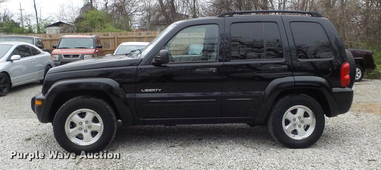 image for item K7690 2004 Jeep Liberty Limited SUV