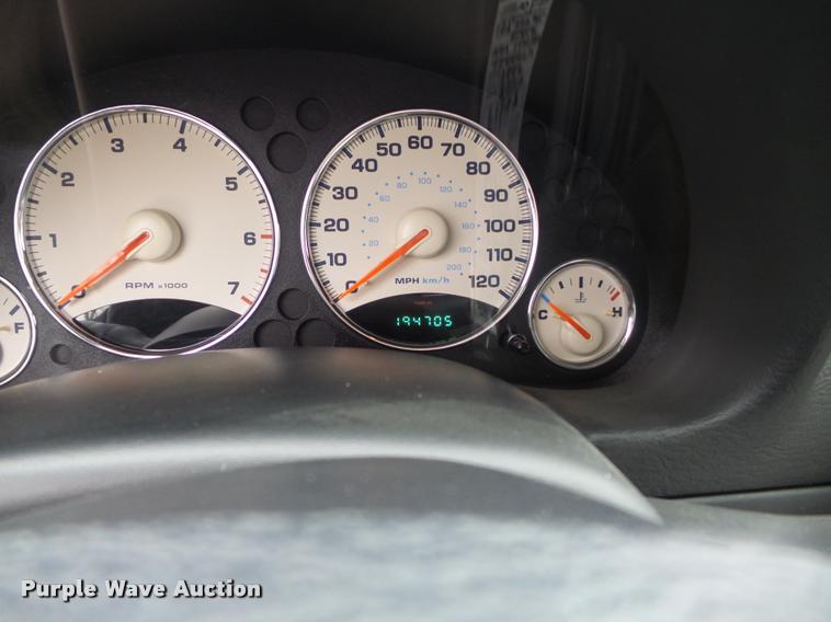 image for item K7690 2004 Jeep Liberty Limited SUV