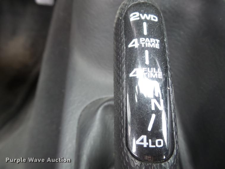 image for item K7690 2004 Jeep Liberty Limited SUV