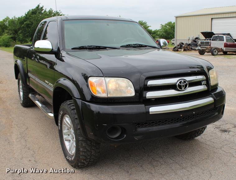image for item L1984 2006 Toyota Tundra SR5 pickup truck