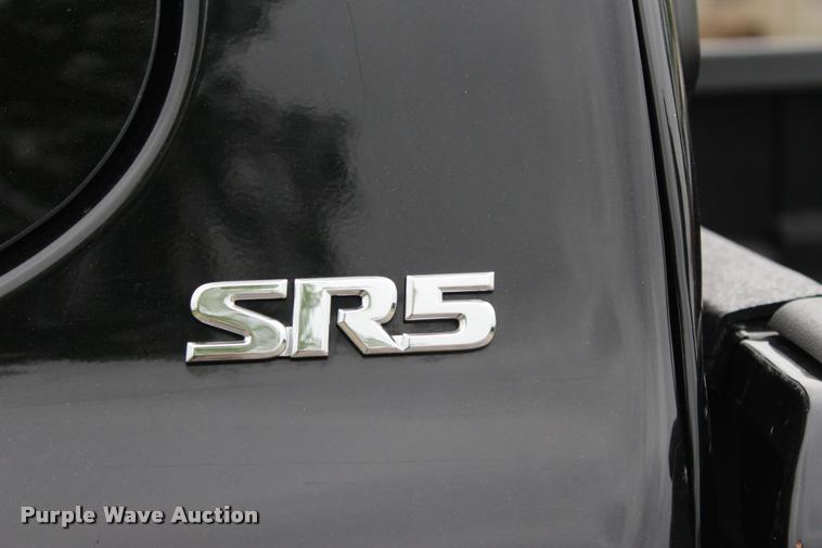 image for item L1984 2006 Toyota Tundra SR5 pickup truck