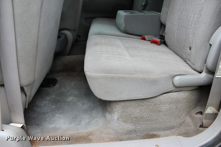 image for item L1984 2006 Toyota Tundra SR5 pickup truck