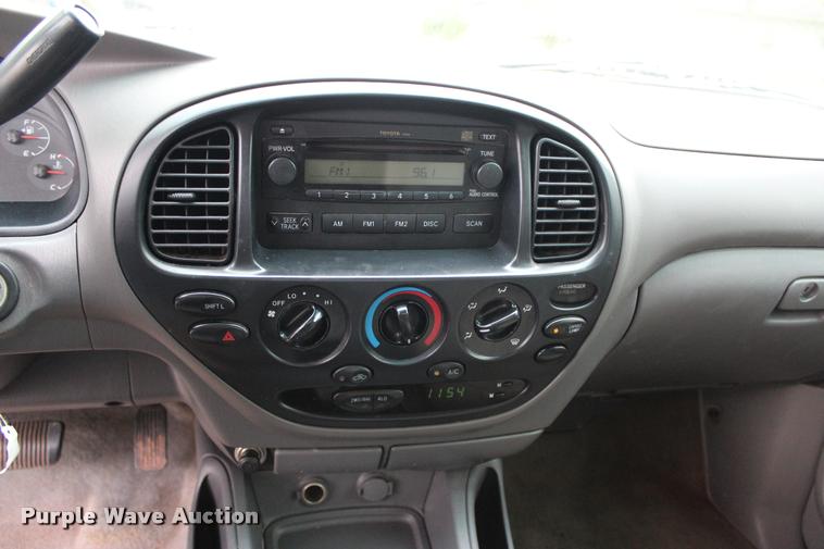 image for item L1984 2006 Toyota Tundra SR5 pickup truck