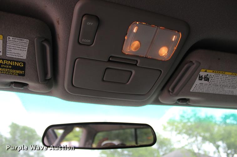 image for item L1984 2006 Toyota Tundra SR5 pickup truck