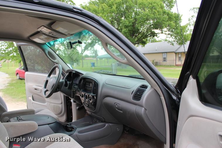 image for item L1984 2006 Toyota Tundra SR5 pickup truck