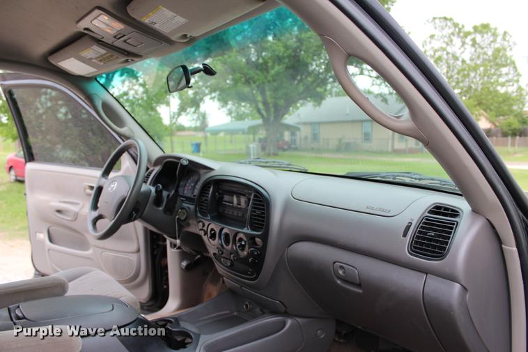 image for item L1984 2006 Toyota Tundra SR5 pickup truck