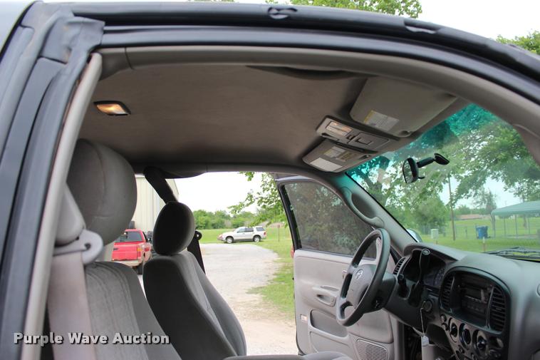 image for item L1984 2006 Toyota Tundra SR5 pickup truck