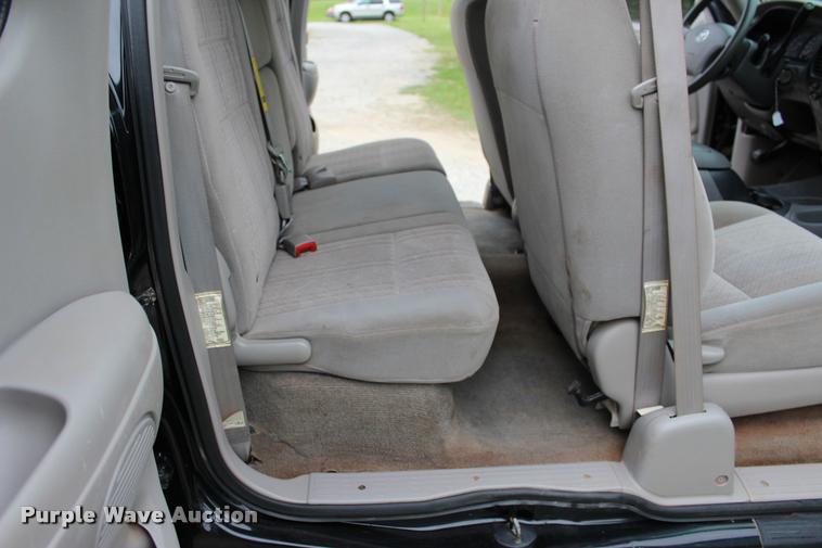 image for item L1984 2006 Toyota Tundra SR5 pickup truck