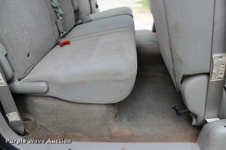 image for item L1984 2006 Toyota Tundra SR5 pickup truck