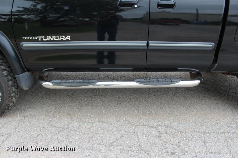 image for item L1984 2006 Toyota Tundra SR5 pickup truck