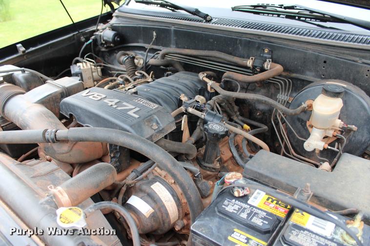 image for item L1984 2006 Toyota Tundra SR5 pickup truck