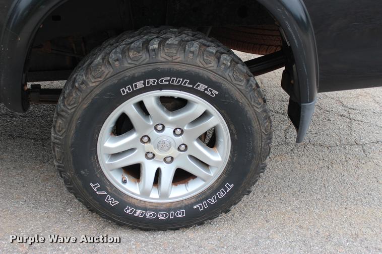 image for item L1984 2006 Toyota Tundra SR5 pickup truck