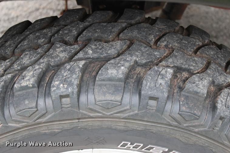 image for item L1984 2006 Toyota Tundra SR5 pickup truck