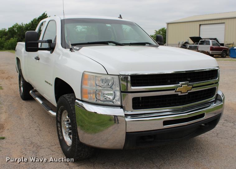 image for item L1985 2008 Chevrolet Silverado 2500 Ext. Cab pickup truck