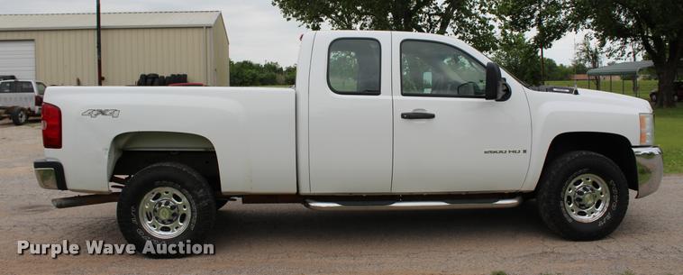 image for item L1985 2008 Chevrolet Silverado 2500 Ext. Cab pickup truck