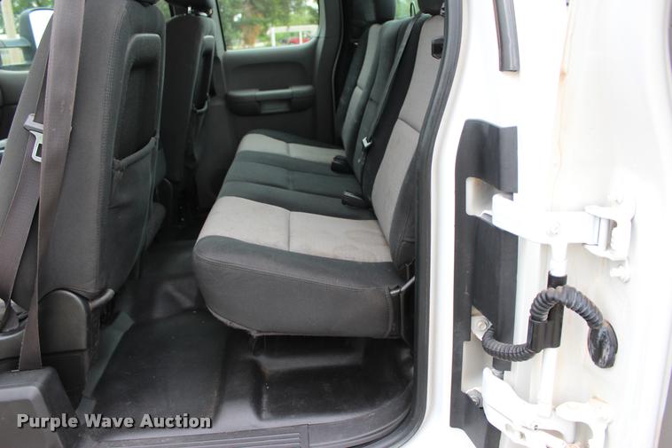 image for item L1985 2008 Chevrolet Silverado 2500 Ext. Cab pickup truck