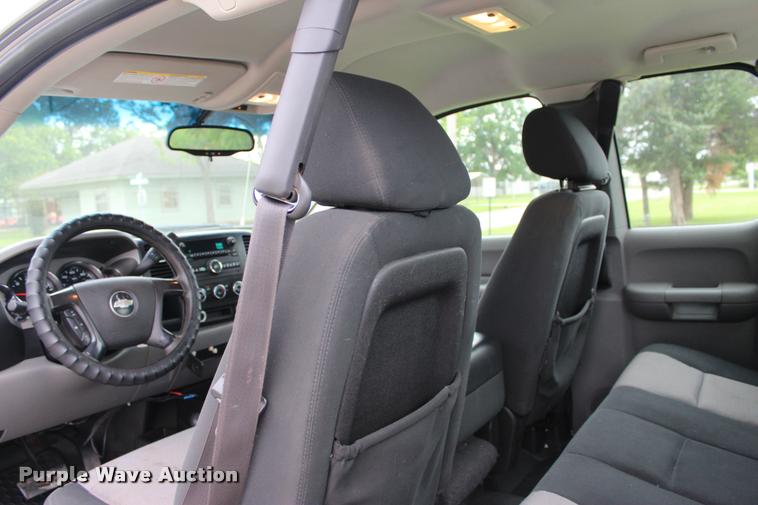 image for item L1985 2008 Chevrolet Silverado 2500 Ext. Cab pickup truck