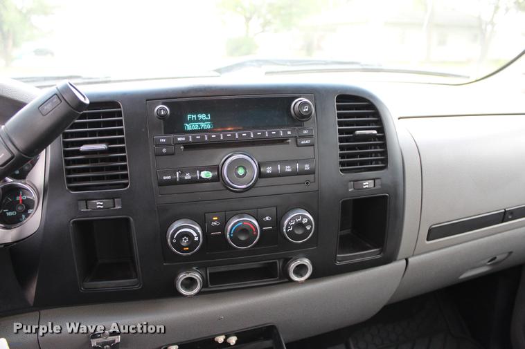 image for item L1985 2008 Chevrolet Silverado 2500 Ext. Cab pickup truck