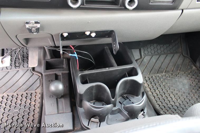 image for item L1985 2008 Chevrolet Silverado 2500 Ext. Cab pickup truck