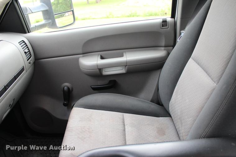 image for item L1985 2008 Chevrolet Silverado 2500 Ext. Cab pickup truck