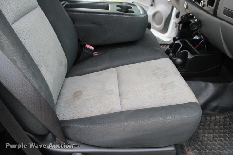 image for item L1985 2008 Chevrolet Silverado 2500 Ext. Cab pickup truck