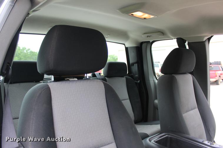 image for item L1985 2008 Chevrolet Silverado 2500 Ext. Cab pickup truck